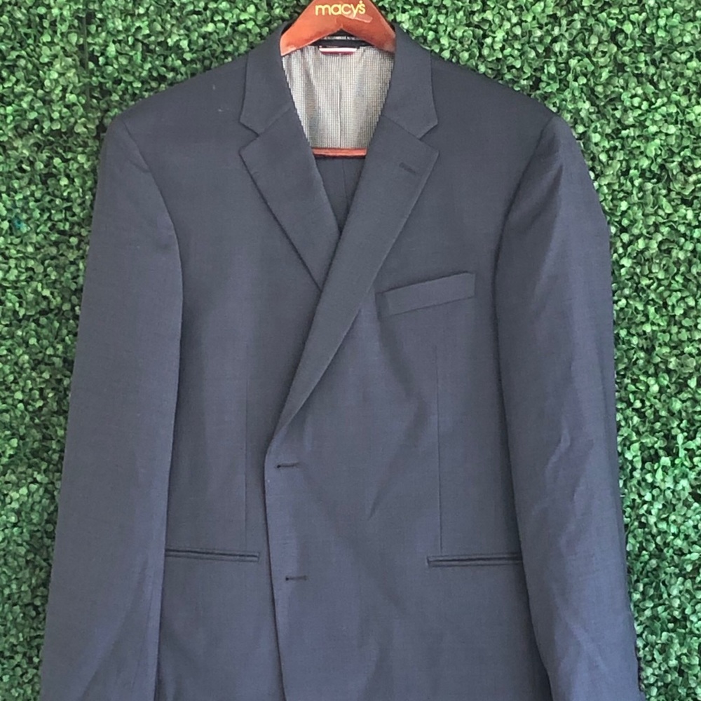 Tommy Hilfiger men’s suit.
